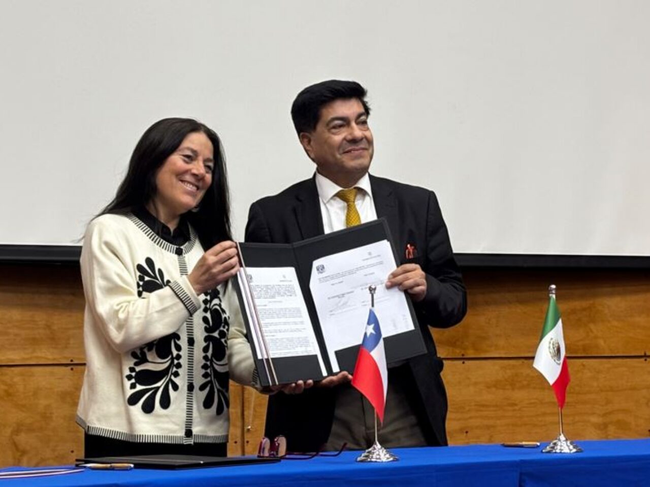 ULagos fortalece alianza con México mediante acuerdo de colaboración con la UNAM