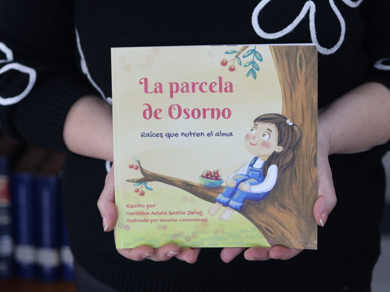 Académica ULagos transforma sus recuerdos de infancia en su primer libro infantil