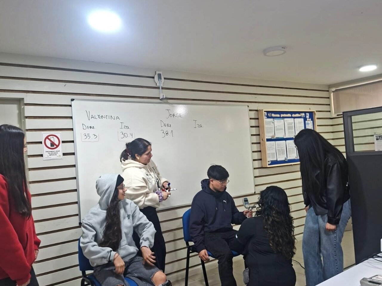 Estudiantes de Terapia Ocupacional participaron en jornada de puertas abiertas del Laboratorio REDES